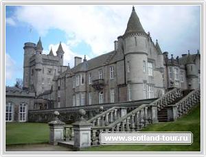 300px-balmoral_castle.jpg